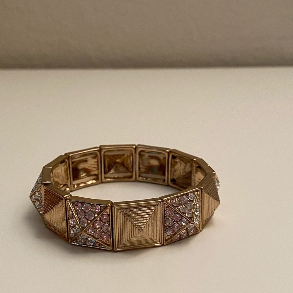 Gold and rhinestone stretch pyramid bracelet